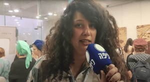 שי לי עטרי בריאיון לכיפה צילום: גילעד גולדברג ברנז'ה